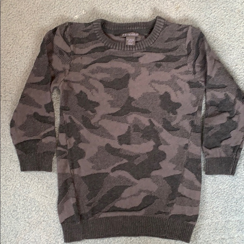 Textured grey tonal camo knit sweater.